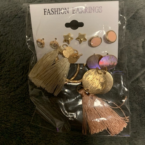 NWT | Fashion Earrings | 6 Pairs of Hoop, Stud & Dangly Earrings - Picture 2 of 6